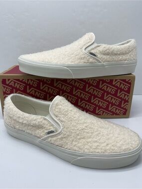 Vans WMNS Sz 10.5 Classic Slip-On
Sherpa White
VN000EACCJ7 Sneakers Shearling